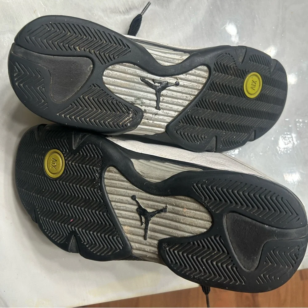 Retro Jordan 14s white chartreuse - Picture 2 of 7